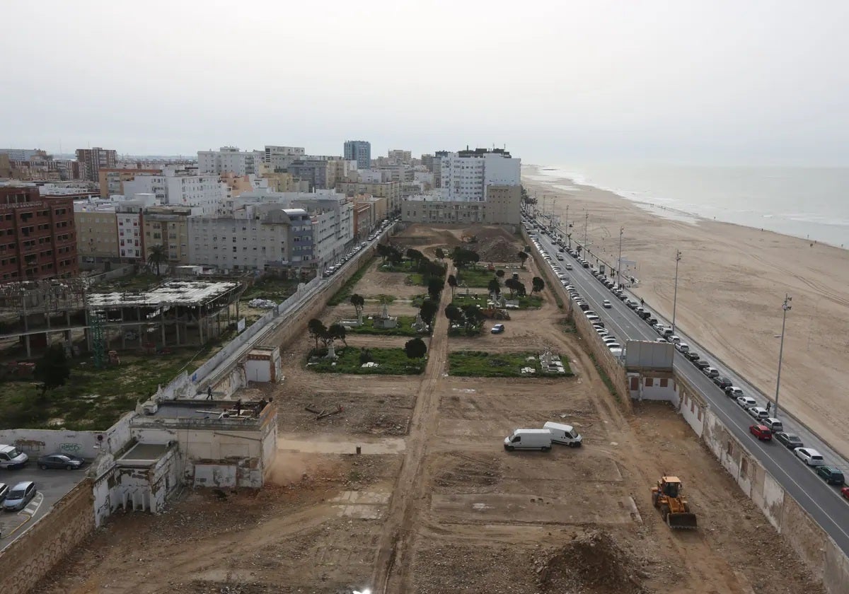 Vista área de la explanada del antiguo cementerio de San José de Cádiz