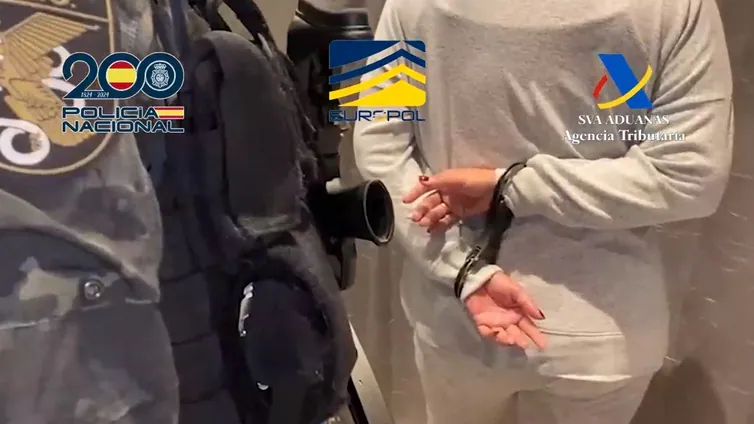 Trece detenidos en España de una red internacional que introducía por Algeciras contenedores de fruta con cocaína desde Ecuador