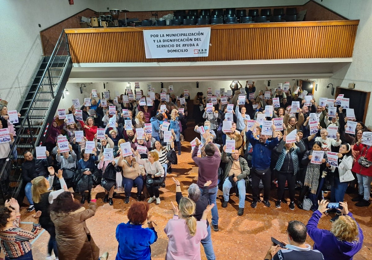 Imagen de archivo de una asamblea de los trabajadores de Ayuda a Domicilio que se celebró hace unas semanas