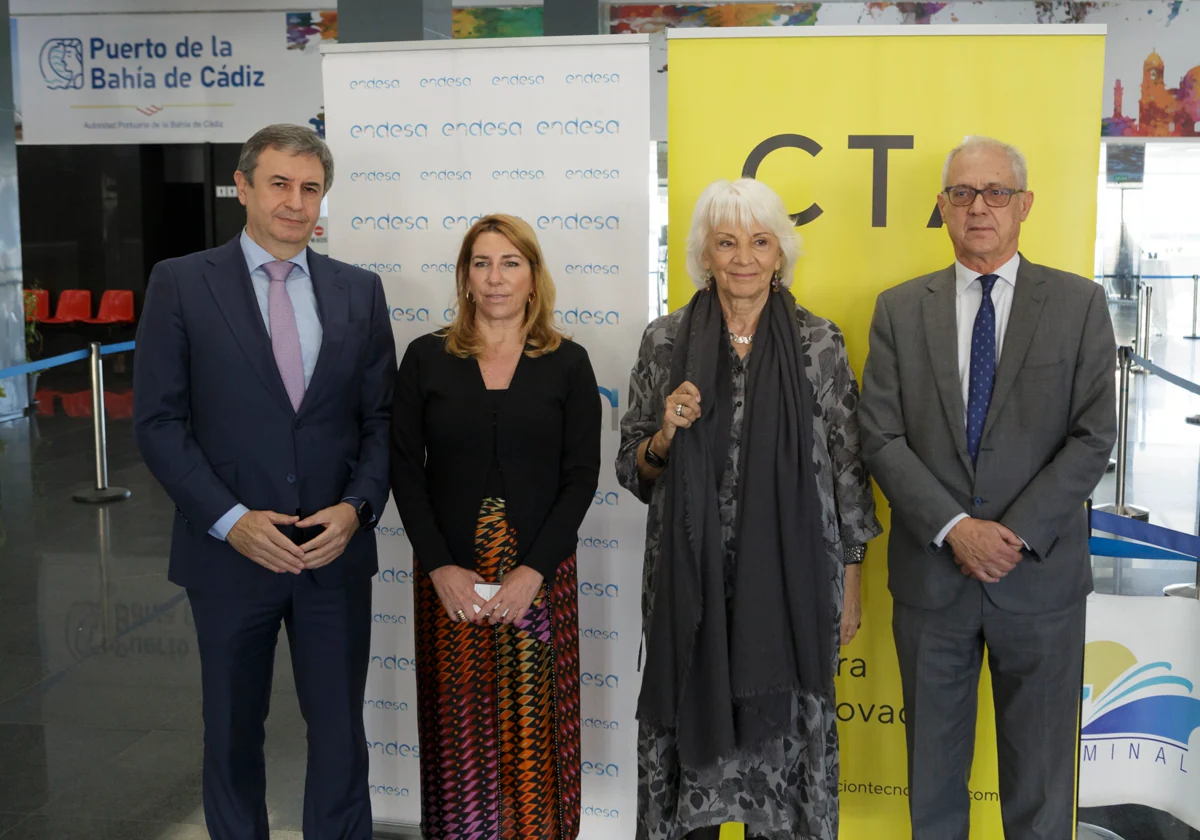 El director general de Endesa Andalucía, la delegada territorial de Energía, la presidenta de la APBC y el director general de CTA