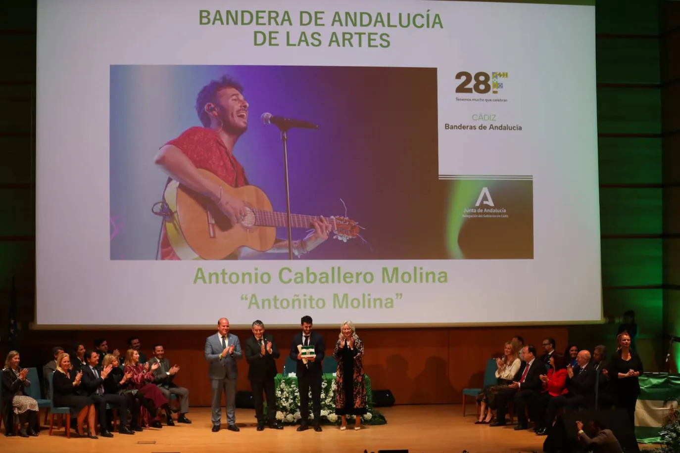 Fotos: Así ha sido la entrega de las Banderas de Andalucía 2024 en Cádiz