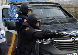 Más de un centenar de policías estrechan el cerco sobre los responsables del secuestro en Sanlúcar