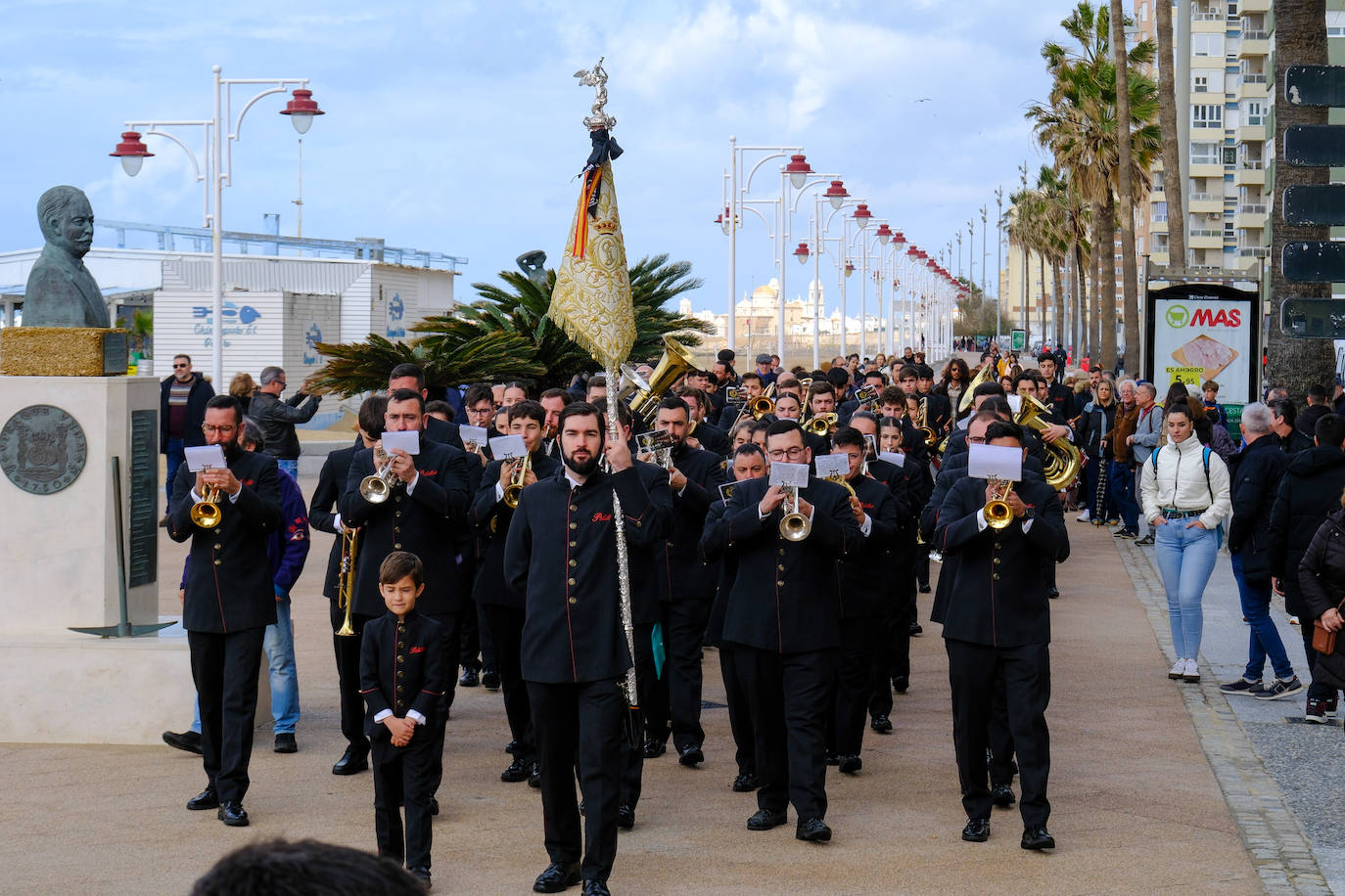 Fotos: Concierto «Tramos de cuaresma» del Bando de la Agrupación Musical Polillas Cádiz