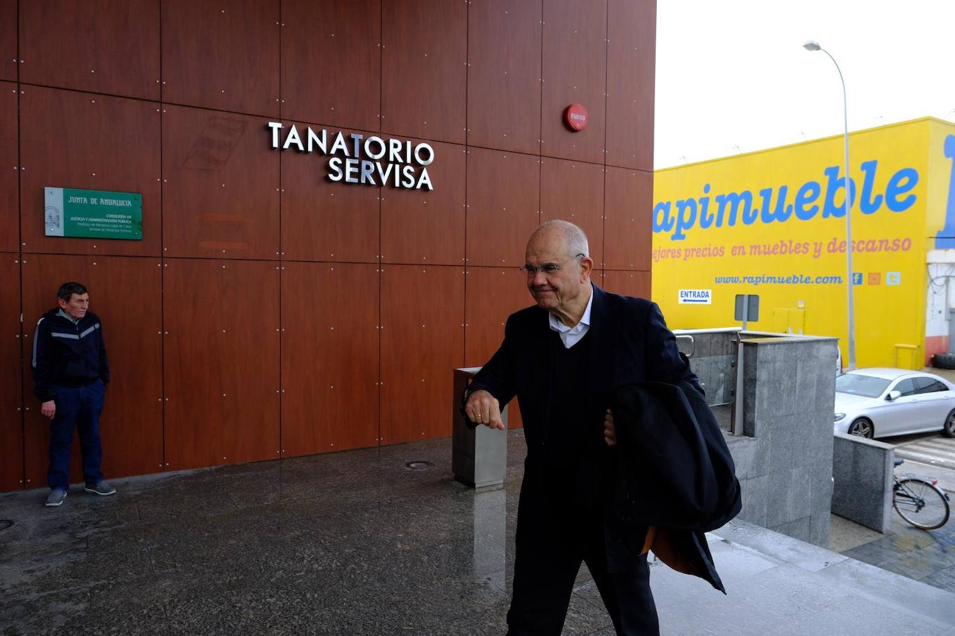 Fotos: La sociedad gaditana da su último adiós al socialista Carlos Díaz