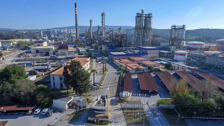 BBVA e Indorama Ventures cierran un acuerdo para el desarrollo de proyectos sostenibles de la compañía química en Cádiz