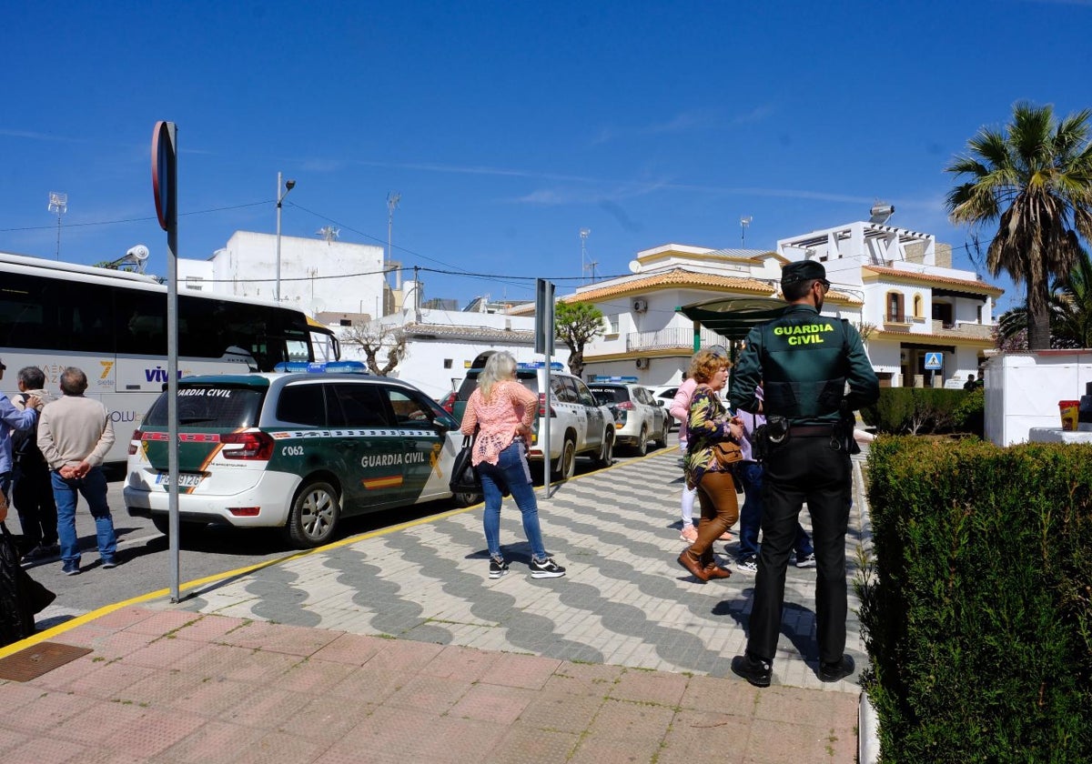 La imagen habla por sí sola: nula respuesta a la llamada para protestar por la excesiva presencia policial en Barbate