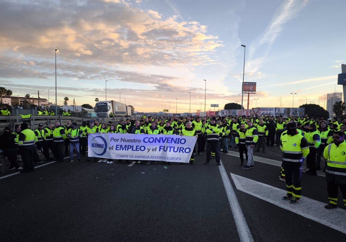 Los trabajadores de Acerinox llevan en huelga desde el 5 de febrero