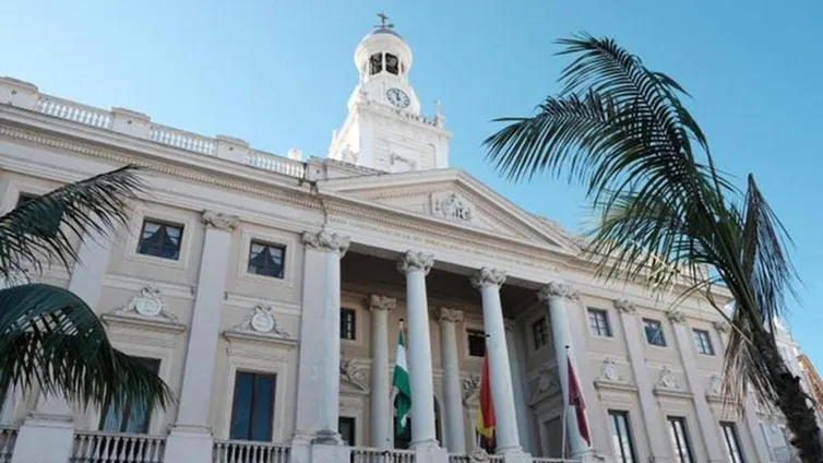 El Ayuntamiento de Cádiz comenzó 2024 con un ligero incremento del período medio de pago a proveedores