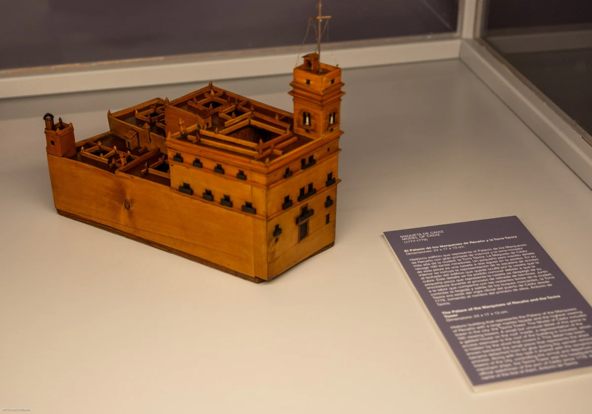 El Museo de las Cortes acoge la segunda muestra de piezas de la Maqueta de Cádiz dedicada a las Torres Miradores