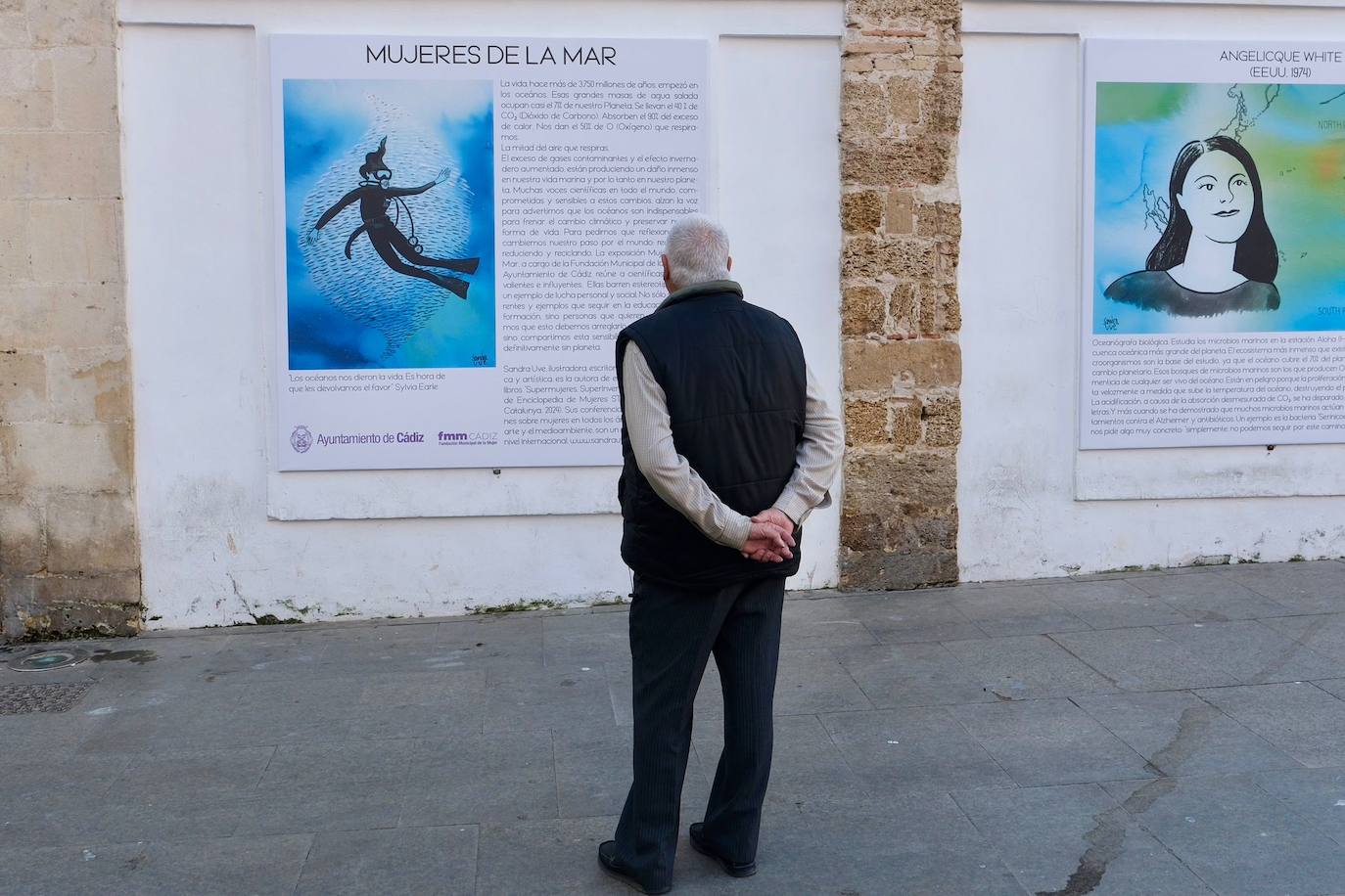 Fotos: La exposición &#039;Mujeres de la Mar&#039; ya se puede contemplar en el Mercado Central de Cádiz