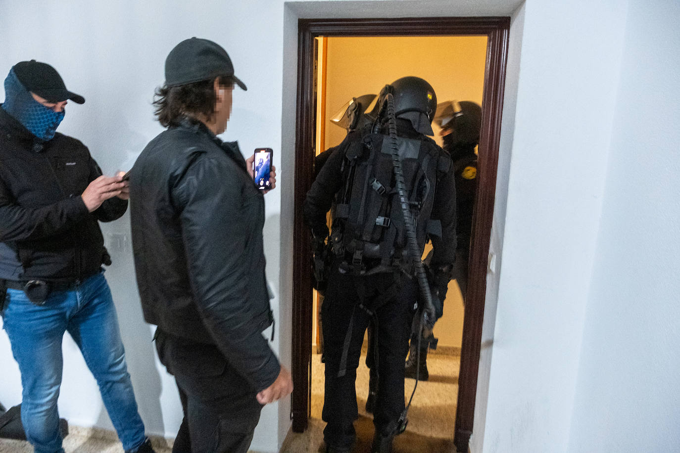 Fotos: Operación de la Policía Nacional antidroga en la barriada de la Paz de Cádiz