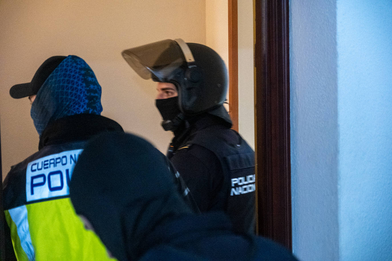 Fotos: Operación de la Policía Nacional antidroga en la barriada de la Paz de Cádiz