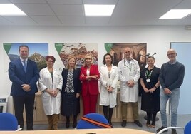 Junta y Rotary Club firman un acuerdo para mejorar la atención de menores con cáncer en el Hospital de Jerez