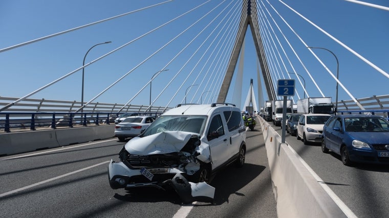 Uno de los coches implicados en el accidente