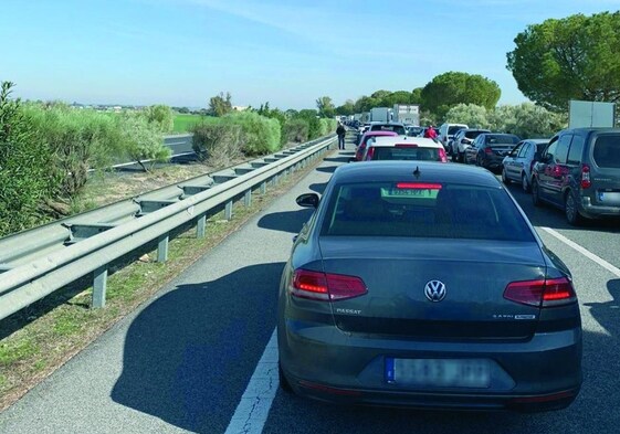 Atascos en el verano de 2023 en la autopista Cádiz-Sevilla