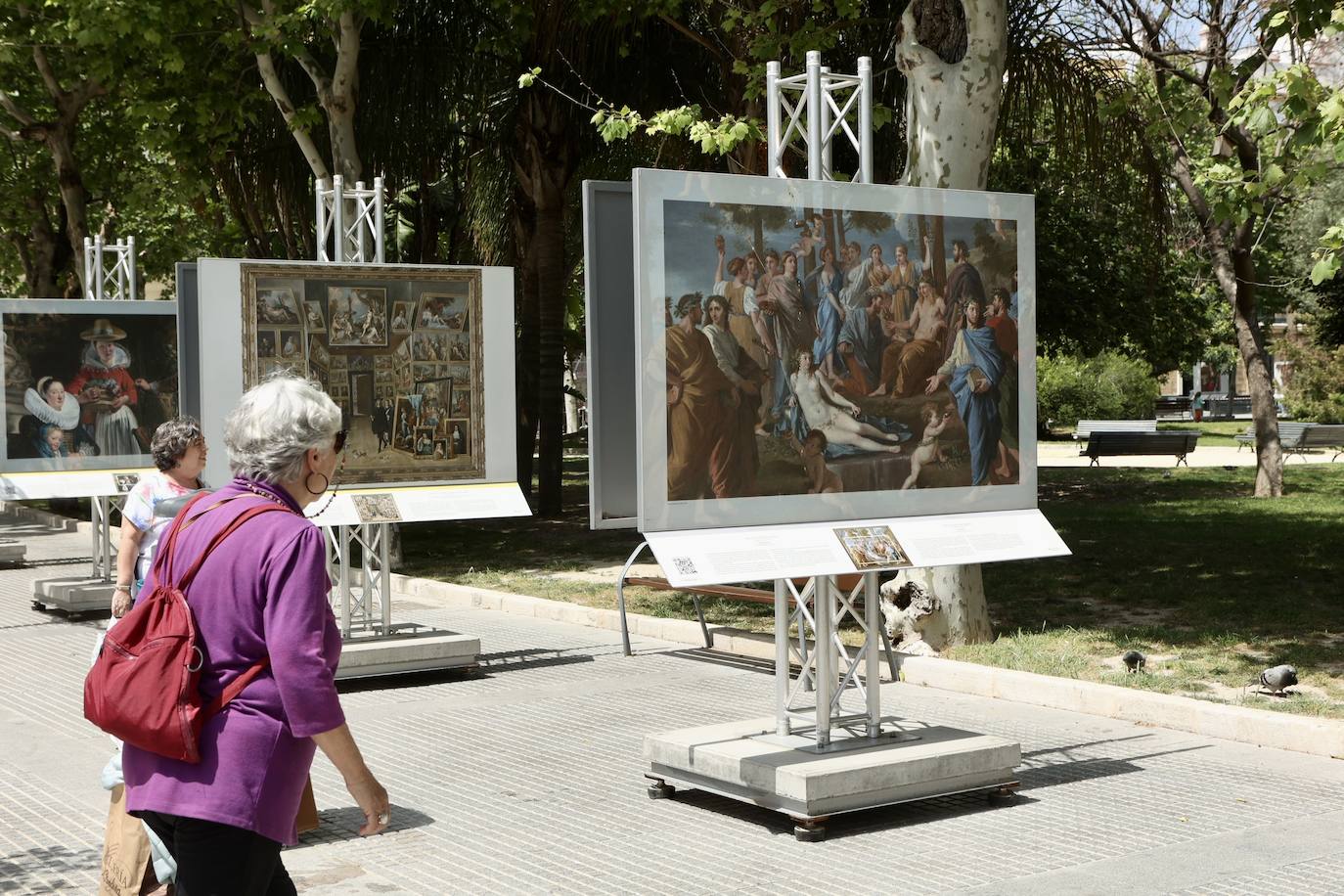 Fotos: Una nueva exposición en la plaza de España de Cádiz