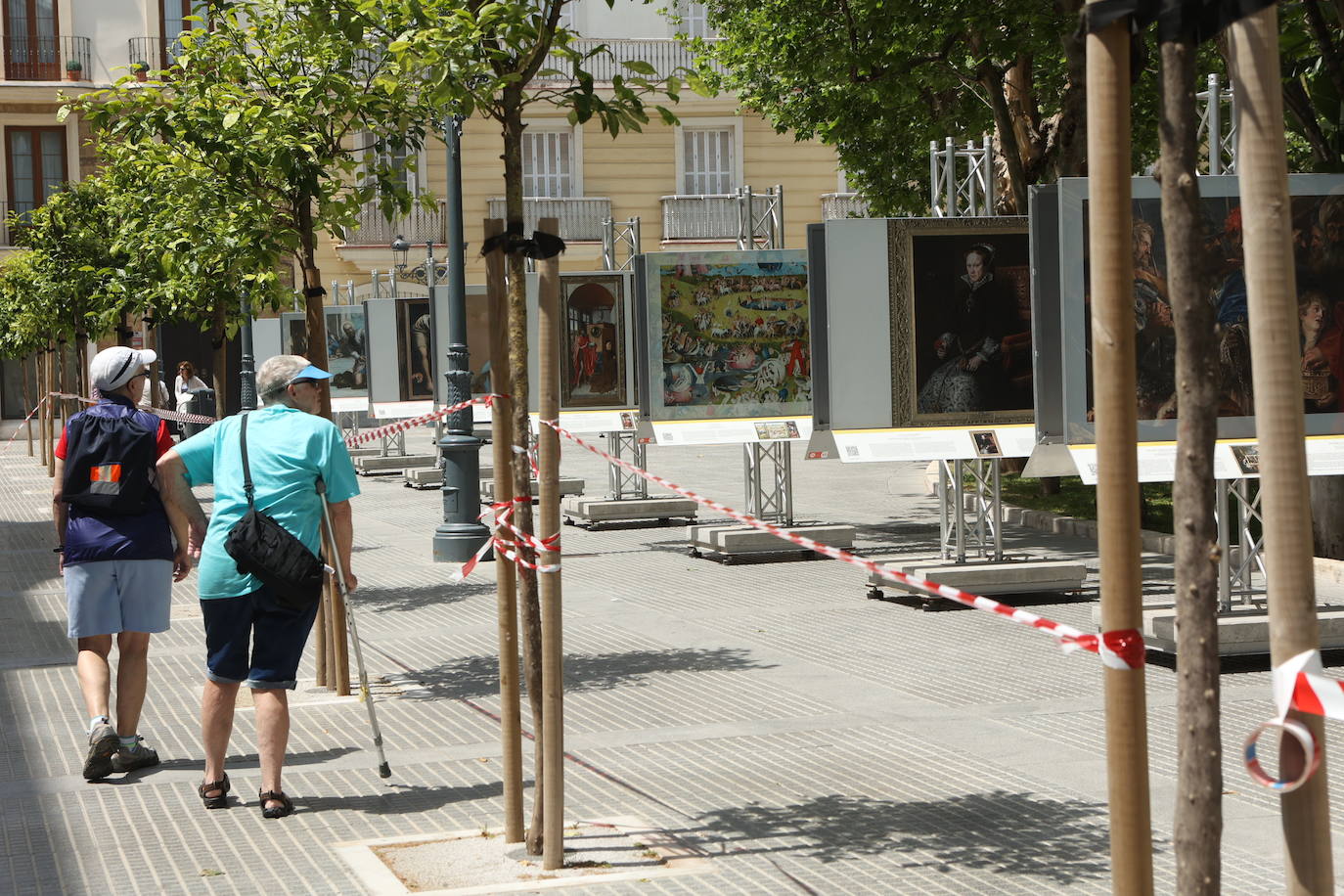 Fotos: Una nueva exposición en la plaza de España de Cádiz