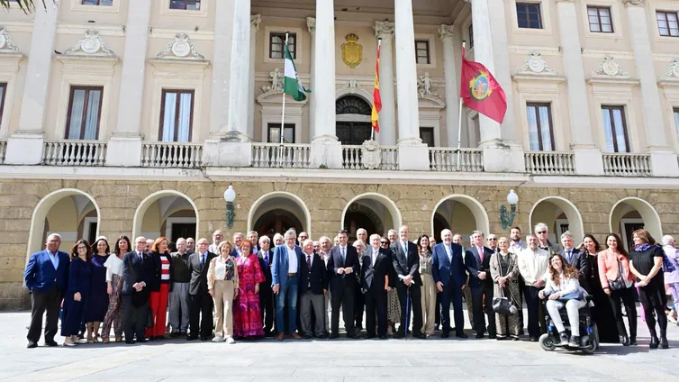 Homenaje a la primera Corporación Municipal de la democracia en Cádiz