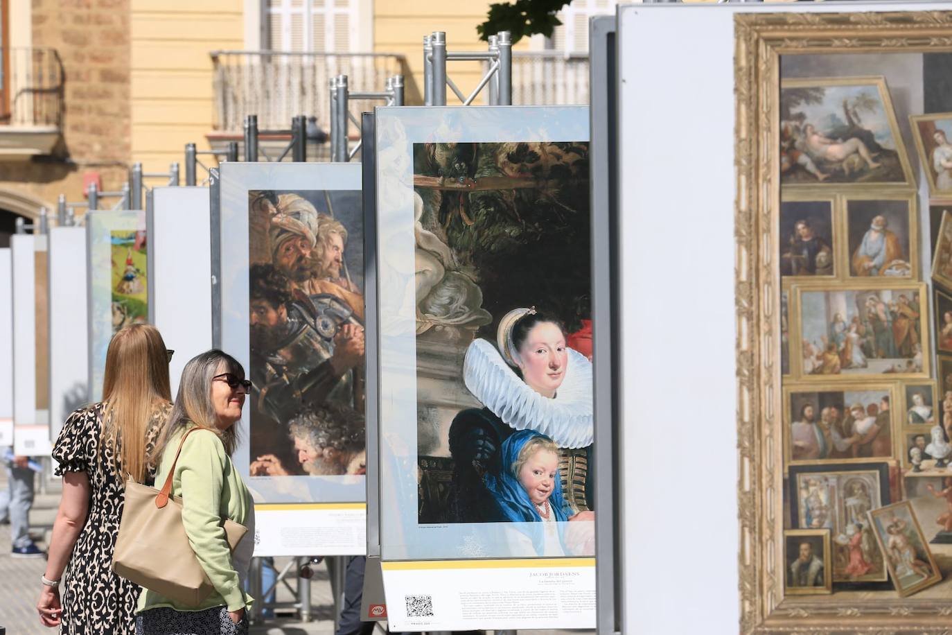 Fotos: Grandes obras del Museo del Prado toman las calles de Cádiz