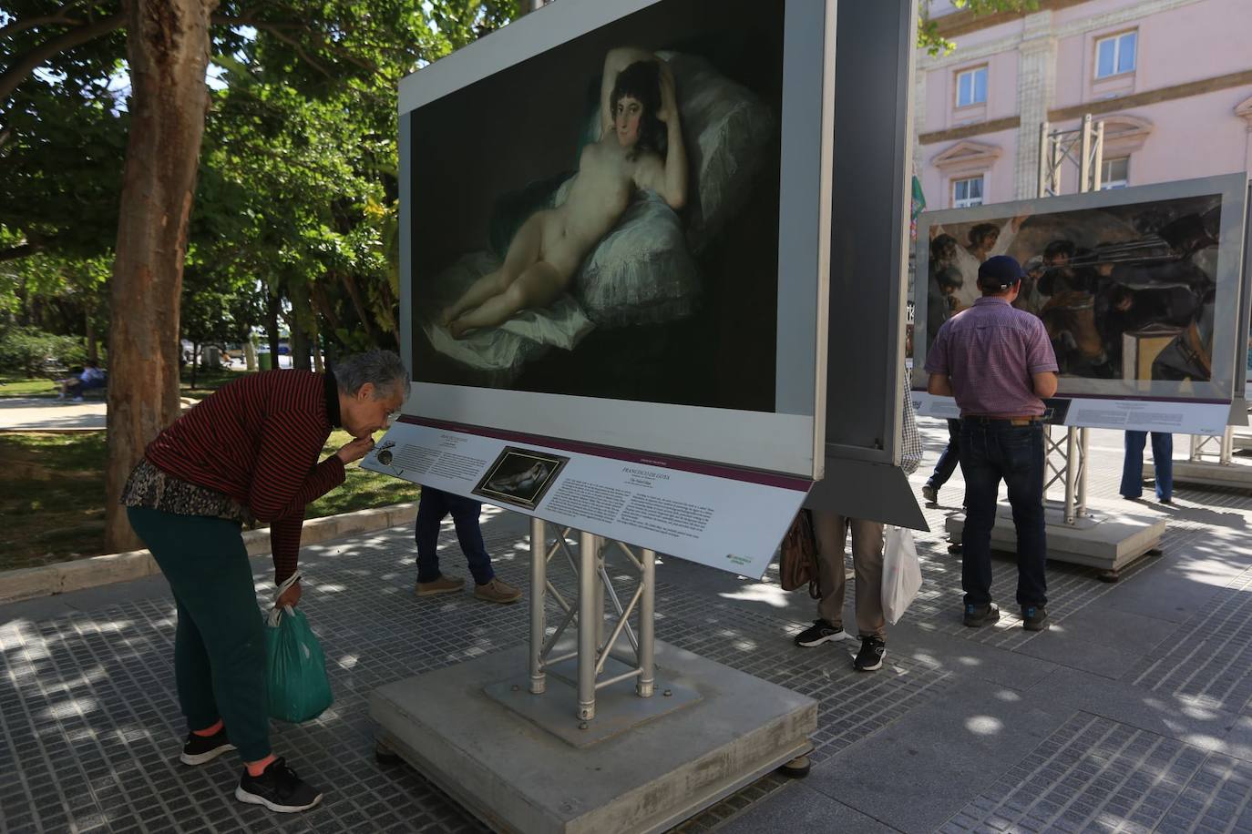 Fotos: Grandes obras del Museo del Prado toman las calles de Cádiz
