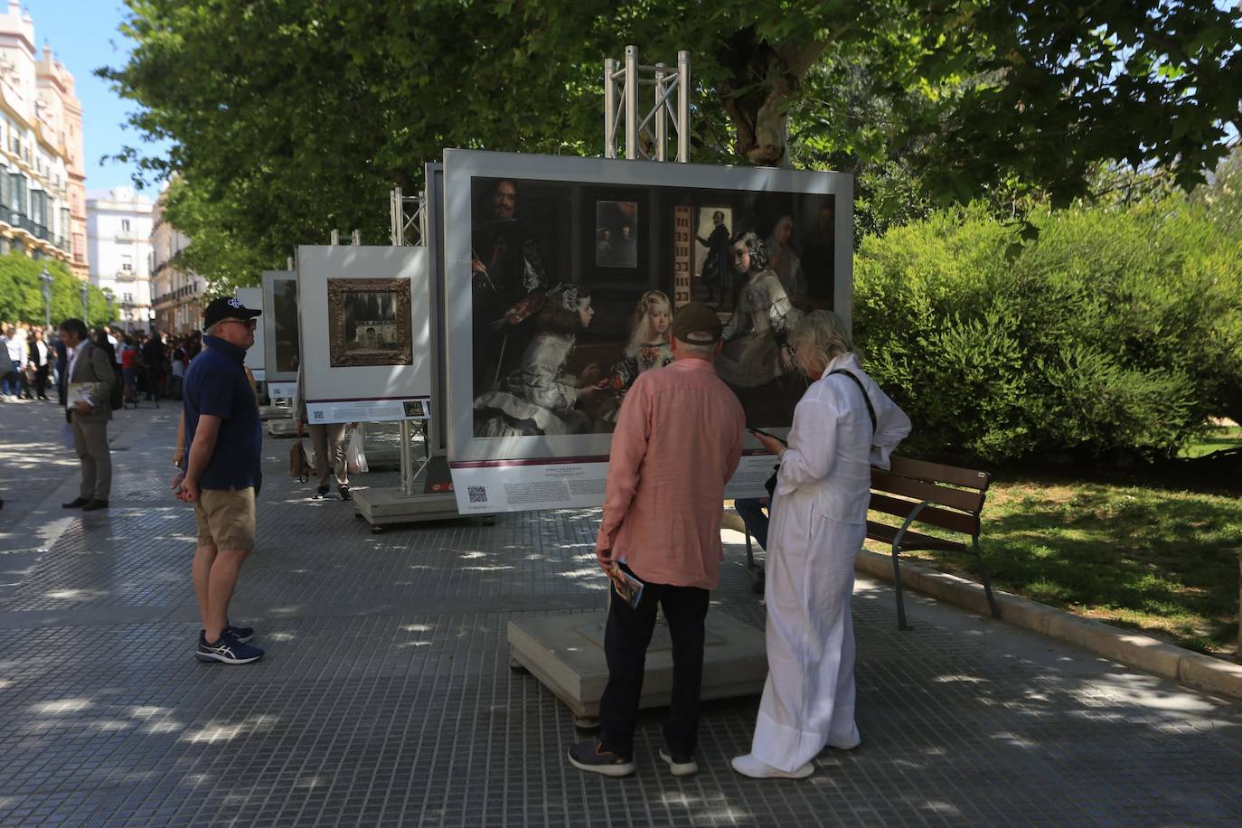 Fotos: Grandes obras del Museo del Prado toman las calles de Cádiz