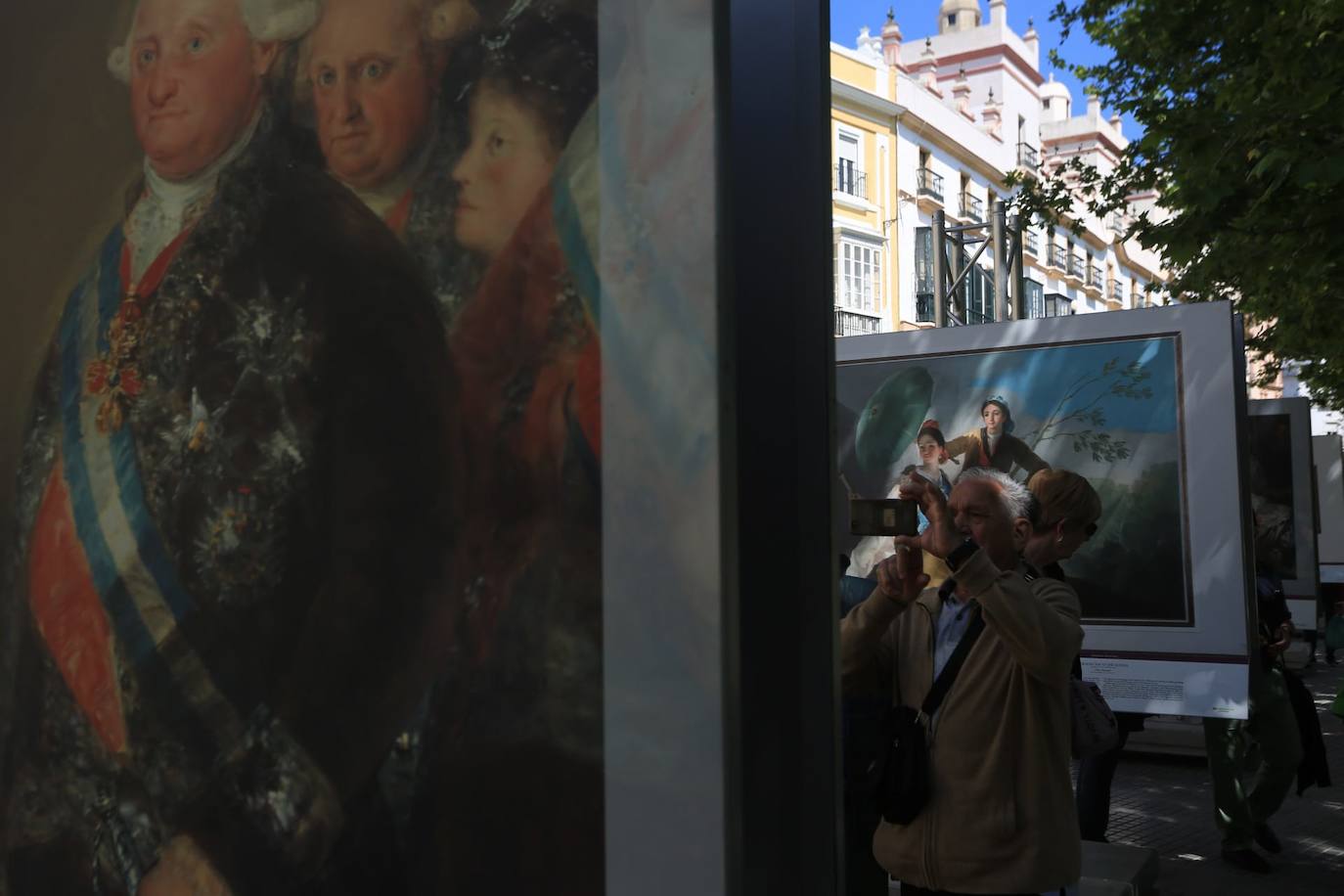 Fotos: Grandes obras del Museo del Prado toman las calles de Cádiz