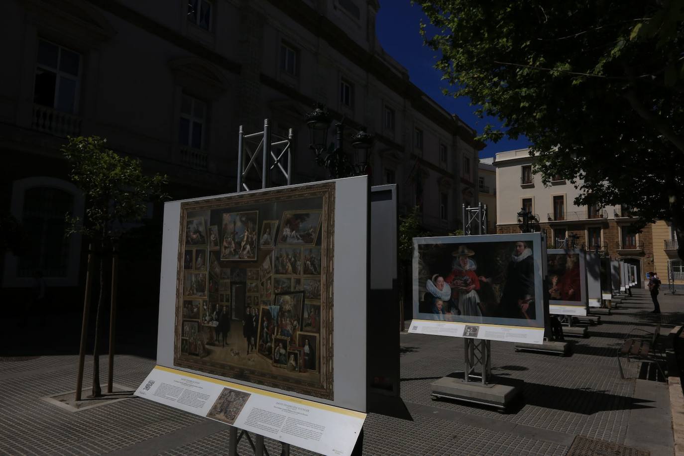 Fotos: Grandes obras del Museo del Prado toman las calles de Cádiz