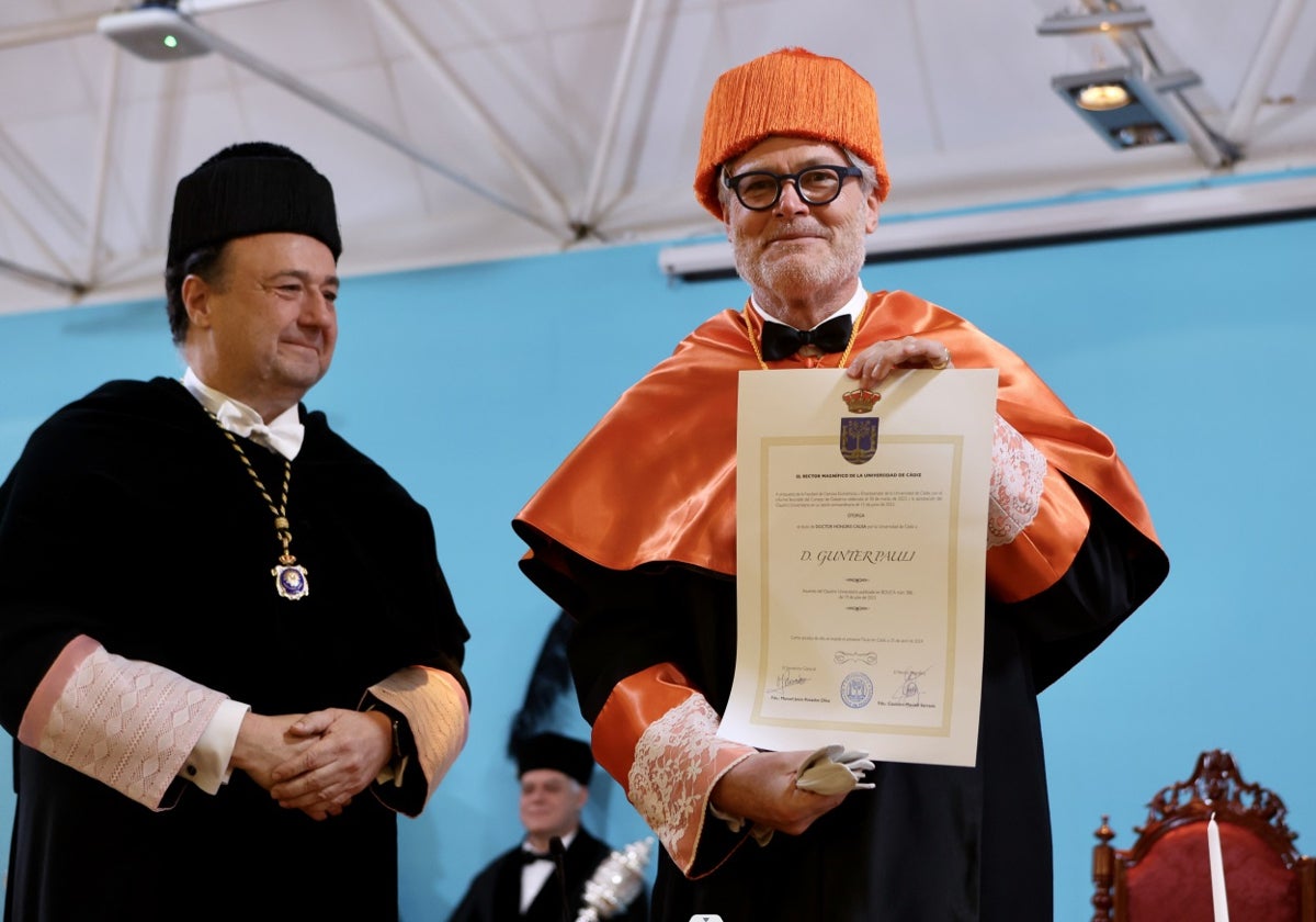 Casimiro Mantell, rector de la Universidad de Cádiz y Gunter Pauli, nombrado este jueves doctor Honoris Causa