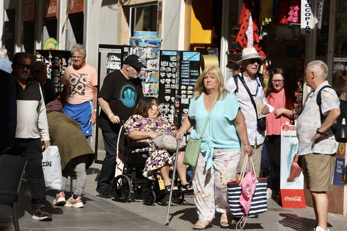 Fotos: Más de 8.000 cruceristas en Cádiz este jueves