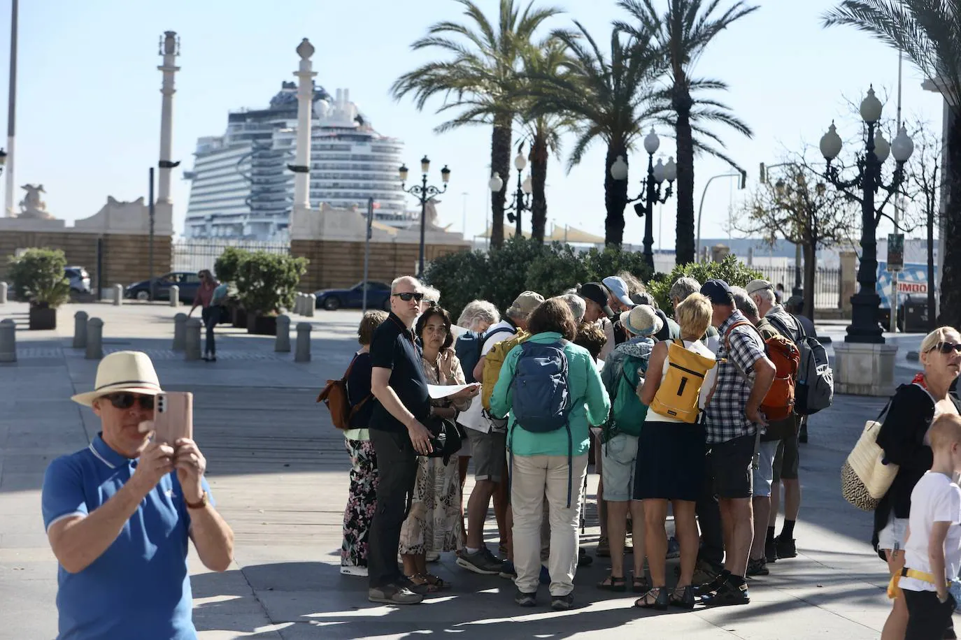 Fotos: Más de 8.000 cruceristas en Cádiz este jueves