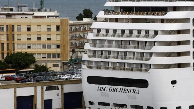 Cádiz recibe este domingo a más de 5.000 turistas procedentes de los  cruceros 'Norwegian Viva' y 'MSC Orchestra'