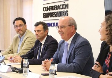La CEC y el Ayuntamiento de Cádiz abordan estrategias para fortalecer la economía