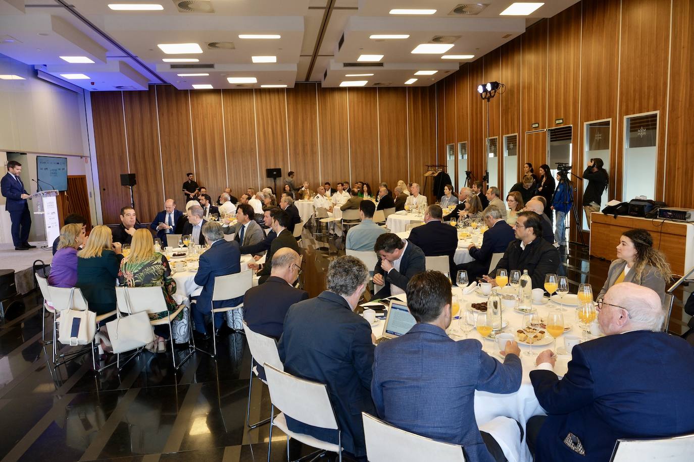 Fotos: La Mirada Económica con Joaquín Segovia, director territorial Sur de Telefónica