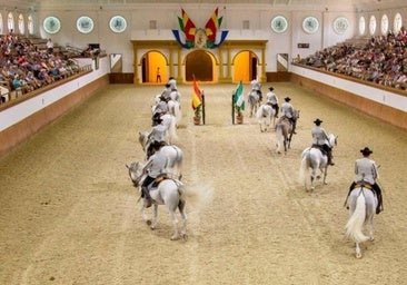 La Real Escuela incrementa sus exhibiciones con motivo de la Feria del Caballo