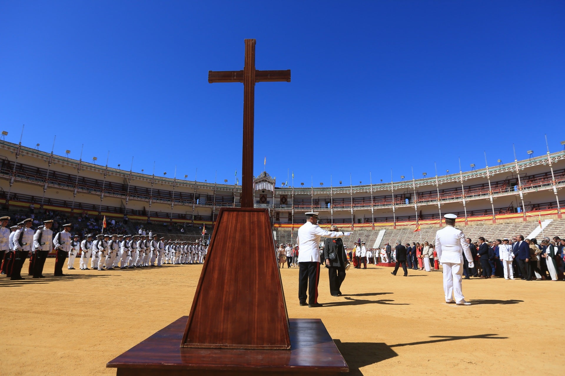 Fotos: Jura de bandera civil en la Plaza de Toros de El Puerto