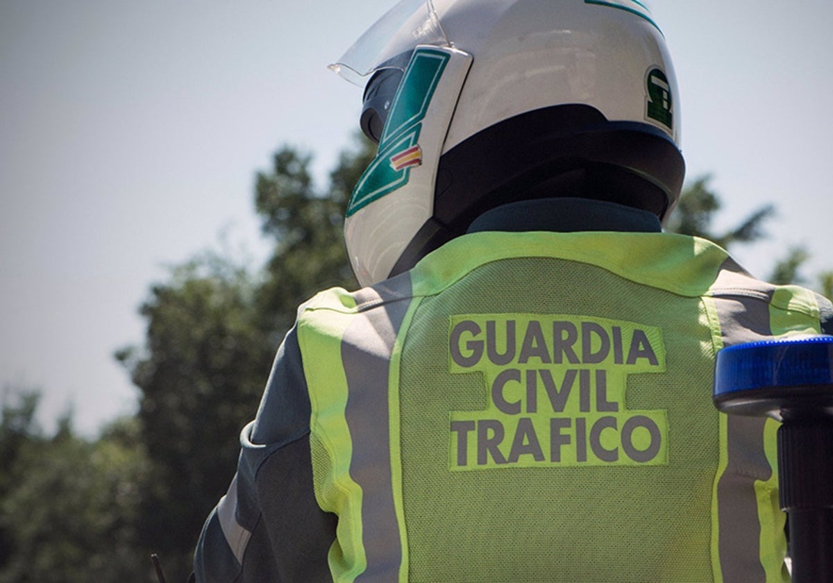 Un guardia civil de tráfico.