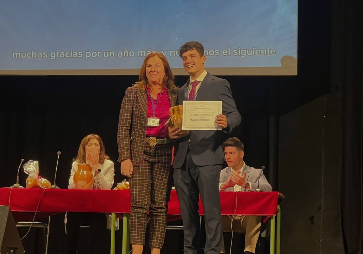 Un estudiante de la UCA, premiado como Mejor Orador en el III Torneo Nacional de Debate Académico SAFA