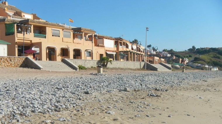 Las playas de Cádiz que no deberían tener Bandera Azul, según los ecologistas