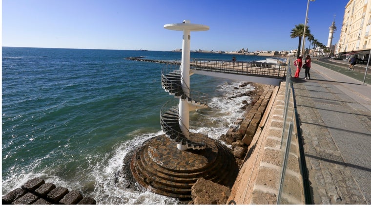 Las playas de Cádiz que no deberían tener Bandera Azul, según los ecologistas