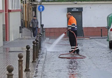Cádiz volverá al baldeo y al riego con agua potable la próxima semana