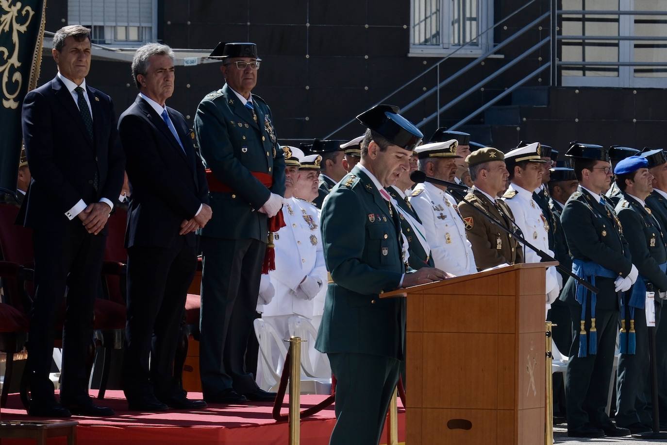 Fotos: Así ha sido la toma de posesión del nuevo jefe de la Comandancia, el coronel Luis Martín Velasco