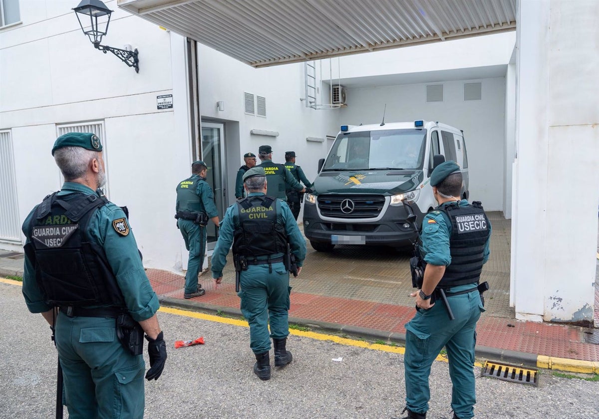 Agentes de la Guardia Civil.