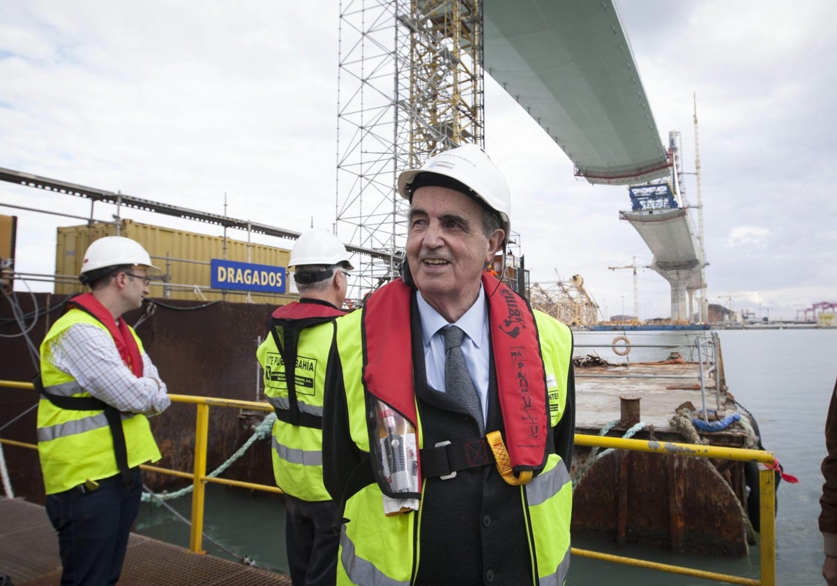 Javier Manterola, durante las obras del segundo puente en Cádiz