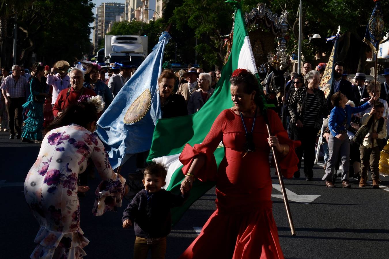 Fotos: La hermandad del Rocío de Cádiz recorre la ciudad antes de salir hacia Almonte