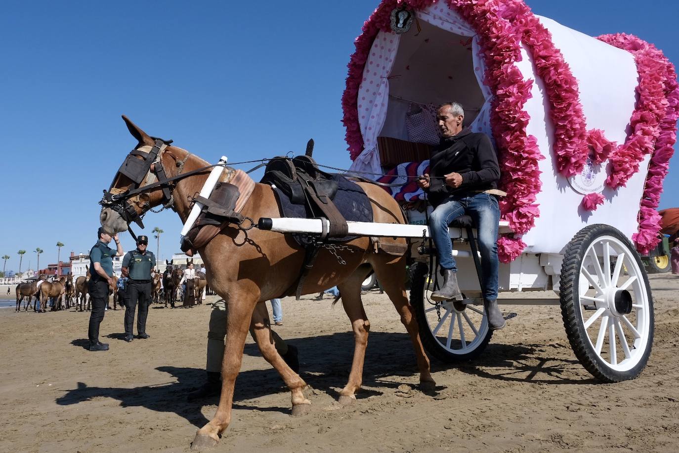 Fotos: embarque de la hermandad del Rocío de Jerez