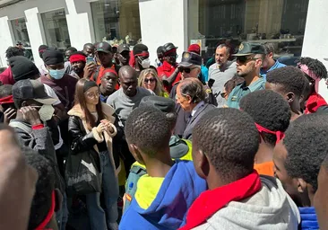 Decenas de inmigrantes acogidos en Chiclana vuelven a manifestarse para pedir más atención en sus peticiones de asilo
