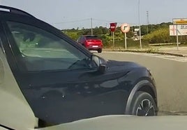 La temeridad en una rotonda que ha provocado un accidente en este pueblo de Cádiz