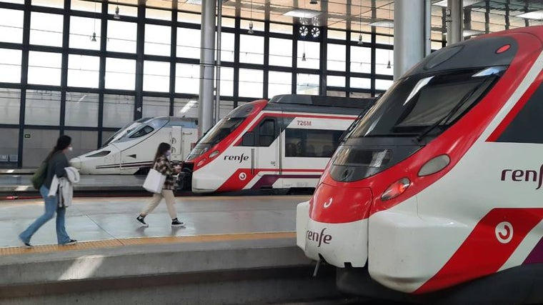 Cercanías en la estación de Cádiz