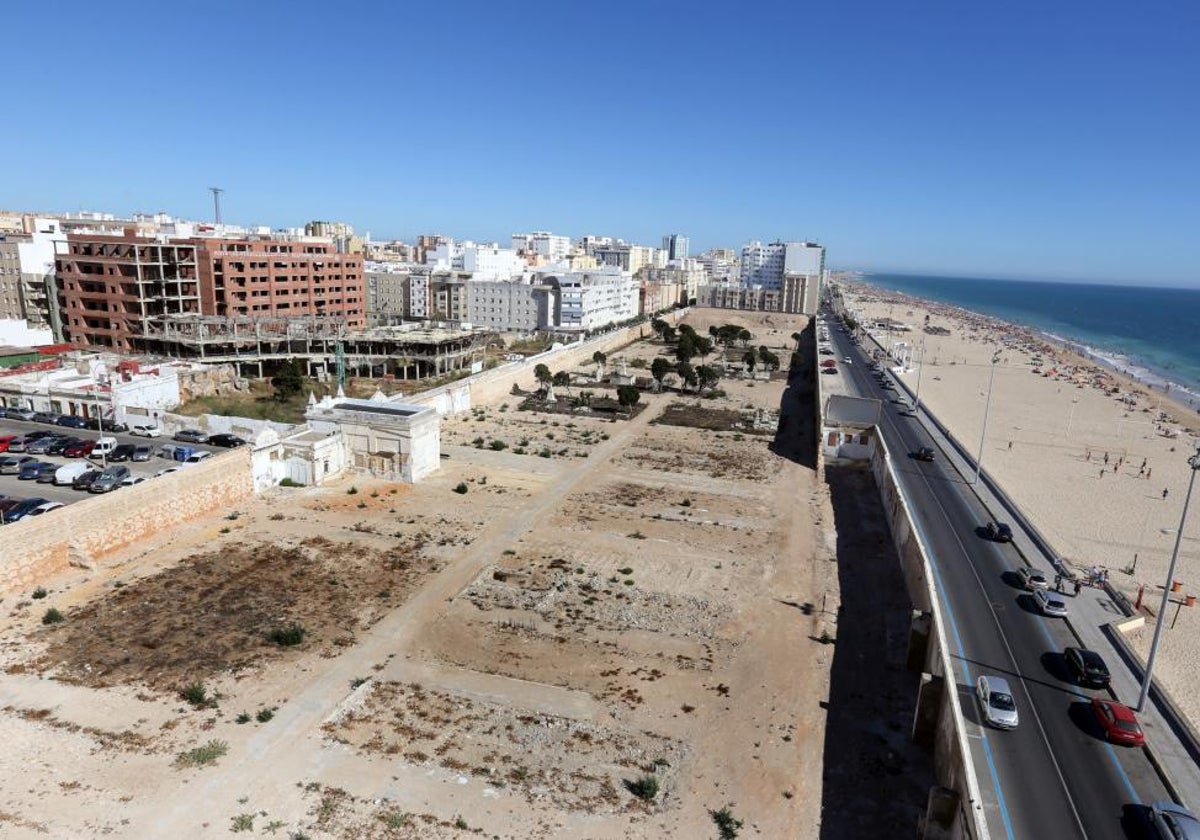 Solar del antiguo cementerio San José donde se construirá un parque urbano.