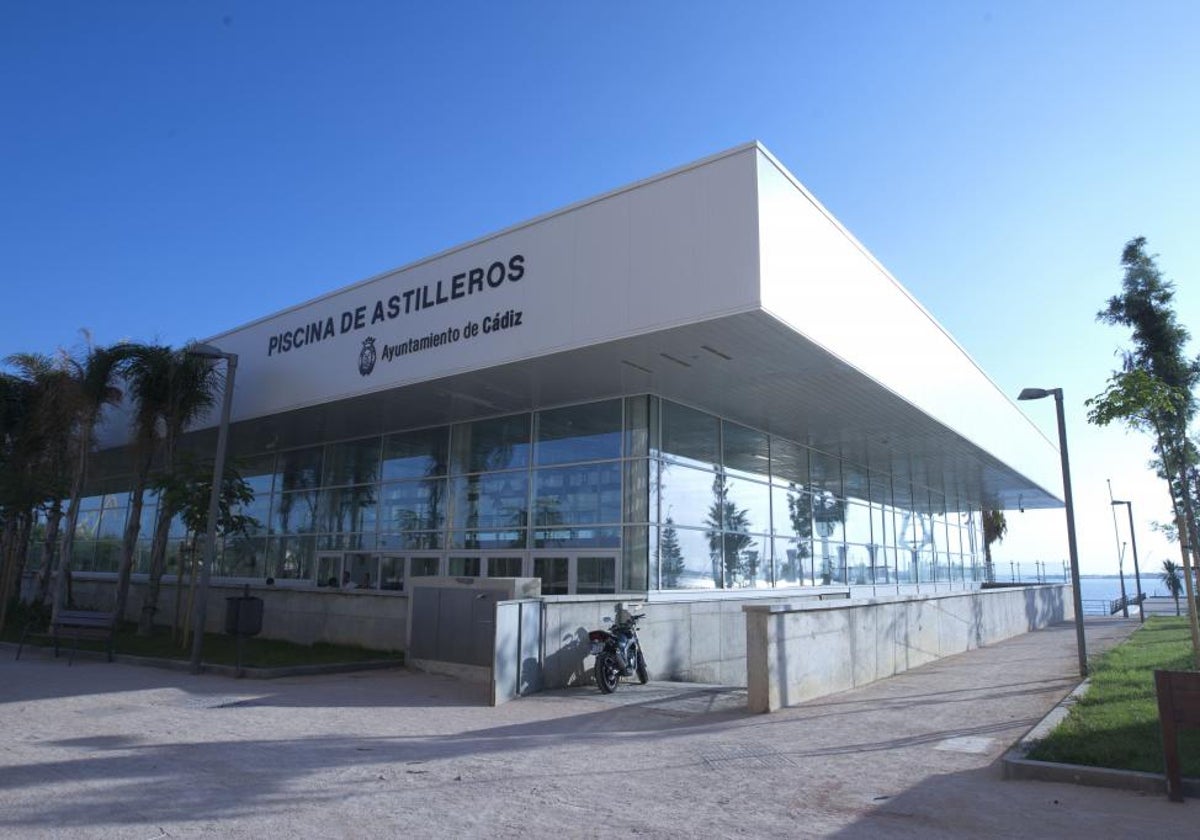 Piscina del barrio de Astilleros de Cádiz.